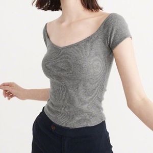 Abercrombie & Fitch Size 2 Off-the-Shoulder Crop